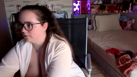 Snapshot of kimberlycaprice chatting on 03-19-26, 08:40 kimberlycaprice online show from 03-19-26, 08:40