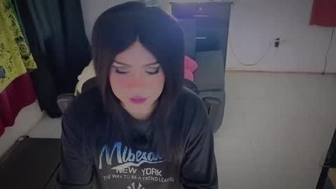 Snapshot of kimberlygati2 chatting on 05-11-26, 11:13 Kimberly Polizzi online show from 05-11-26, 11:13