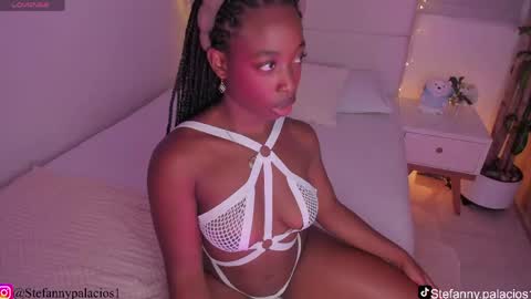 Snapshot of kimberlylenox chatting on 04-21-26, 02:15 Queen Kim online show from 04-21-26, 02:15