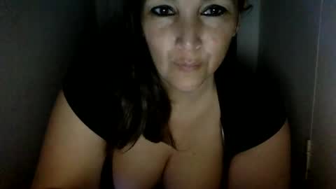 Snapshot of kimberlylynn chatting on 01-23-25, 10:32 KimberlyLynn online show from 01-23-25, 10:32