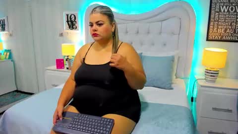 Snapshot of kimbrookss chatting on 09-17-25, 11:01 KimBrooks online show from 09-17-25, 11:01