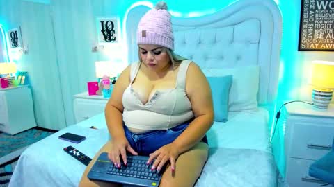Snapshot of kimbrookss chatting on 09-19-25, 11:00 KimBrooks online show from 09-19-25, 11:00