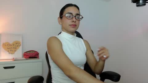 Snapshot of kimcandy_ chatting on 05-15-26, 11:45 CAMI online show from 05-15-26, 11:45