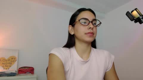 Snapshot of kimcandy_ chatting on 05-30-26, 02:19 CAMI online show from 05-30-26, 02:19