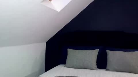 Snapshot of kimihoney_ chatting on 09-11-25, 09:48 Help me reach 100 thumbs up online show from 09-11-25, 09:48