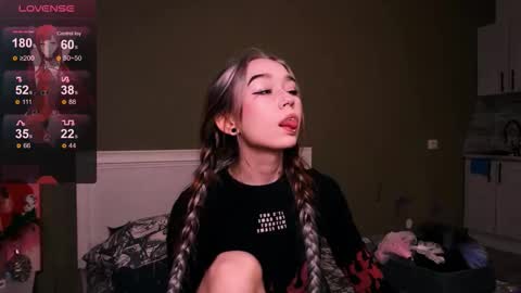 Kimiko online show from 10-25-25, 11:40