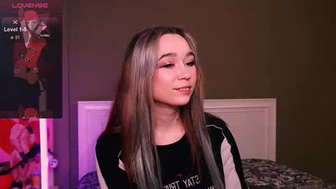 Snapshot of kimiko_luv chatting on 12-19-25, 03:08 Kimiko online show from 12-19-25, 03:08