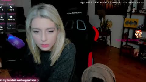 Wolfs Girl online show from 12-14-25, 06:34