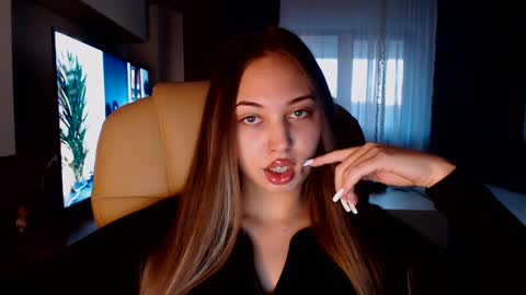 Kim Lee  online show from 01-05-25, 02:30