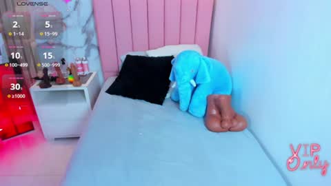 KIM online show from 06-18-26, 03:07