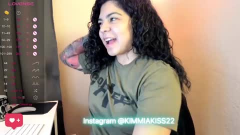 Snapshot of kimmiakiss22 chatting on 12-08-24, 01:46 Kimmi online show from 12-08-24, 01:46