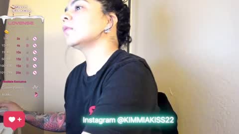 Snapshot of kimmiakiss22 chatting on 12-15-24, 04:07 Kimmi online show from 12-15-24, 04:07
