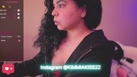 Snapshot of kimmiakiss22 chatting on 01-07-25, 03:35 Kimmi online show from 01-07-25, 03:35