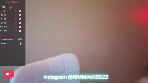 Snapshot of kimmiakiss22 chatting on 01-21-25, 04:10 Kimmi online show from 01-21-25, 04:10