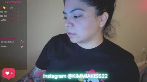Snapshot of kimmiakiss22 chatting on 02-08-25, 02:15 Kimmi online show from 02-08-25, 02:15
