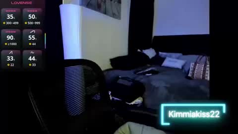 Snapshot of kimmiakiss22 chatting on 09-08-25, 11:04 Kimmi online show from 09-08-25, 11:04