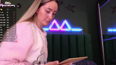 Kimmie online show from 12-22-24, 06:26