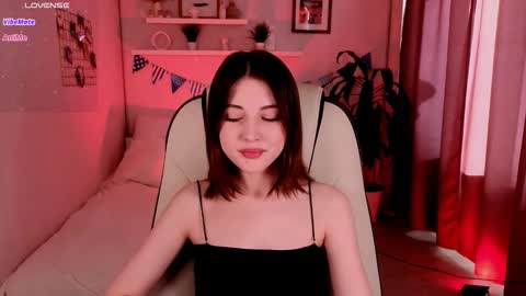 Snapshot of kimmie_shine chatting on 10-17-25, 08:28 Your Kimmie follow me online show from 10-17-25, 08:28