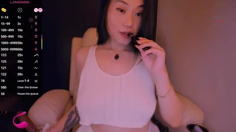Snapshot of kimmy_chi chatting on 04-13-26, 06:13 Lo online show from 04-13-26, 06:13
