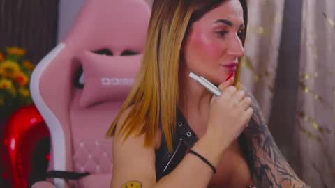 KimSkye online show from 02-14-25, 08:26