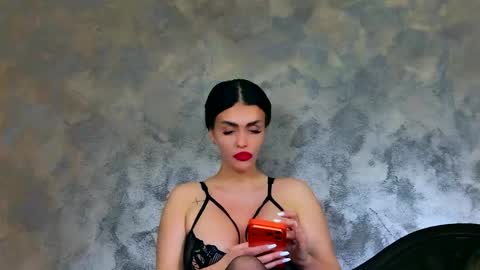 Kim Wilmes online show from 05-08-26, 02:00