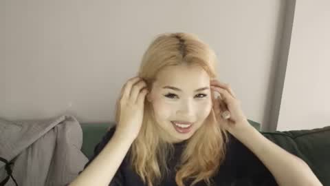 Kimi online show from 06-23-26, 03:26