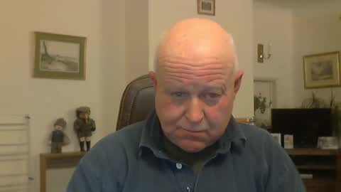 kindahairy4u online show from 12-31-24, 08:02