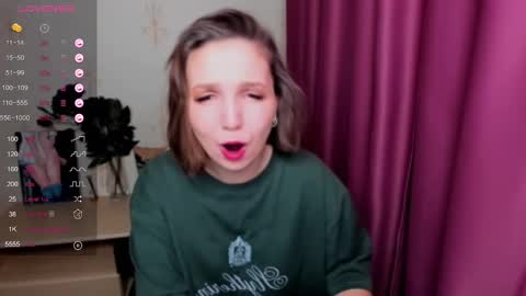 Snapshot of kindhazelhere_ chatting on 12-26-24, 10:05 Hazel online show from 12-26-24, 10:05