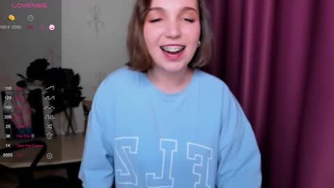 Snapshot of kindhazelhere_ chatting on 12-28-24, 05:03 Hazel online show from 12-28-24, 05:03