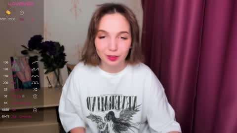 Snapshot of kindhazelhere_ chatting on 01-14-25, 01:04 Hazel online show from 01-14-25, 01:04