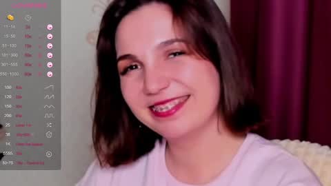 Snapshot of kindhazelhere_ chatting on 02-18-25, 05:21 Hazel online show from 02-18-25, 05:21