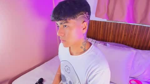 king  help me reach 100 likes online show from 03-21-26, 02:05