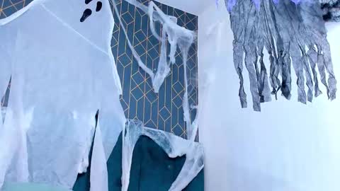 Angel Falconer online show from 10-23-25, 03:39