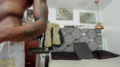 HOT MEN BLACK online show from 02-12-25, 11:20