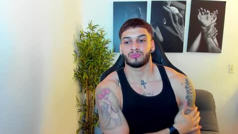 Snapshot of king_of_kings__ chatting on 01-25-25, 10:50 king_of_kings__ online show from 01-25-25, 10:50