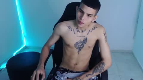 Snapshot of king_warlord chatting on 12-15-25, 04:33 king_warlord online show from 12-15-25, 04:33