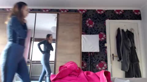 sexysexyhotwetpinkredpussy online show from 05-08-26, 06:13