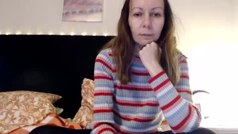 sexysexyhotwetpinkredpussy online show from 05-18-26, 08:36