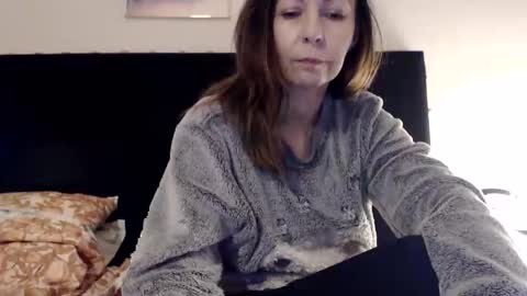 sexysexyhotwetpinkredpussy online show from 05-19-26, 08:59