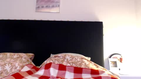 sexysexyhotwetpinkredpussy online show from 06-21-26, 09:06
