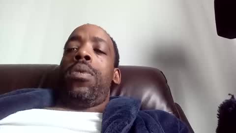 Snapshot of kingbbcfla chatting on 03-08-25, 07:09 KING or DADDY online show from 03-08-25, 07:09