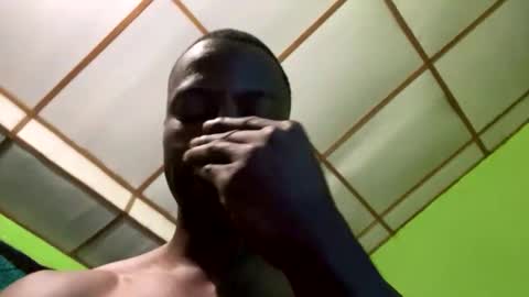 Snapshot of kingdavidmaster chatting on 01-01-25, 12:00 King online show from 01-01-25, 12:00