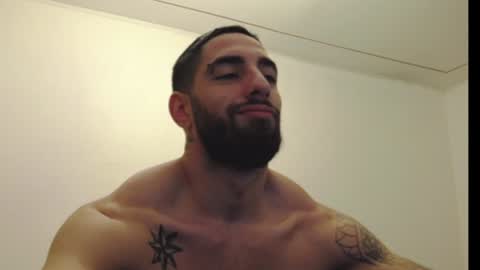 Snapshot of kingkarlos_ chatting on 12-20-24, 03:21 KingKarlos online show from 12-20-24, 03:21