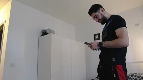 Snapshot of kingkarlos_ chatting on 03-05-25, 12:55 KingKarlos online show from 03-05-25, 12:55