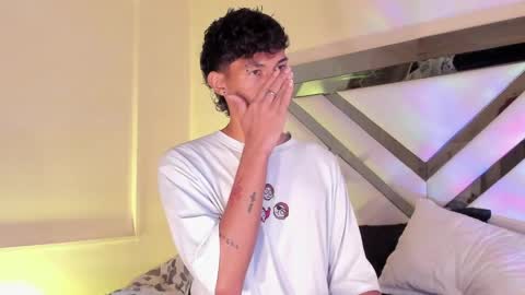  A L E X  online show from 02-04-25, 04:05