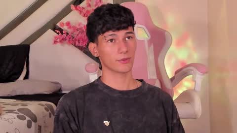  A L E X  online show from 02-05-25, 03:09