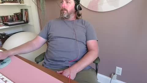 Snapshot of kingrichard86 chatting on 09-11-25, 05:57 Richard online show from 09-11-25, 05:57