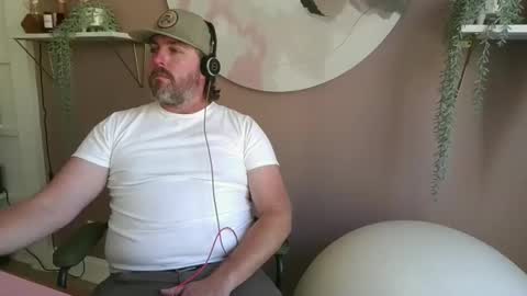 Snapshot of kingrichard86 chatting on 11-13-25, 06:51 Richard online show from 11-13-25, 06:51