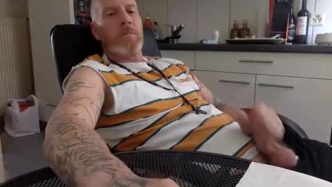 kingsize online show from 12-25-24, 12:05