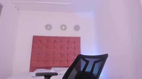 Snapshot of kingstark_ chatting on 10-07-25, 11:40 sebastian online show from 10-07-25, 11:40